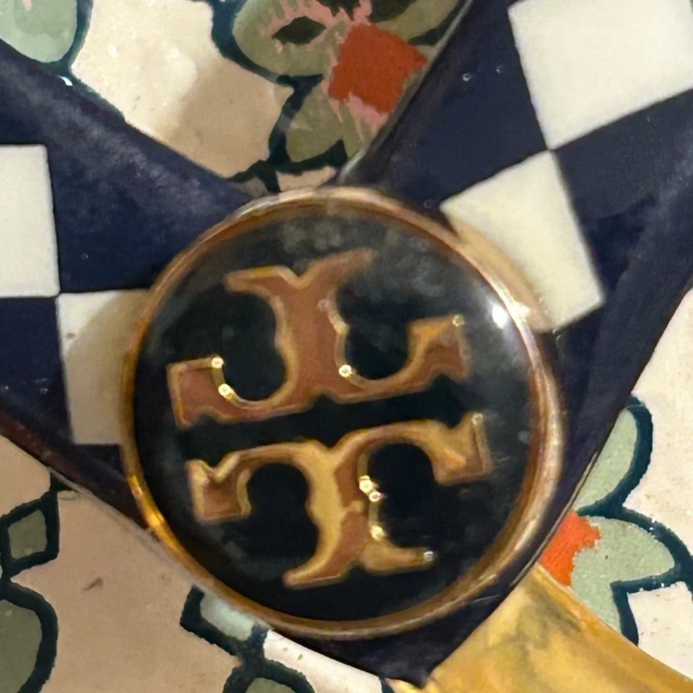 Tory Burch Thin Flip Flops Geometric Pattern Logo Charm